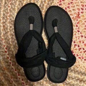 Sanuk black yoga sling sandals size 9